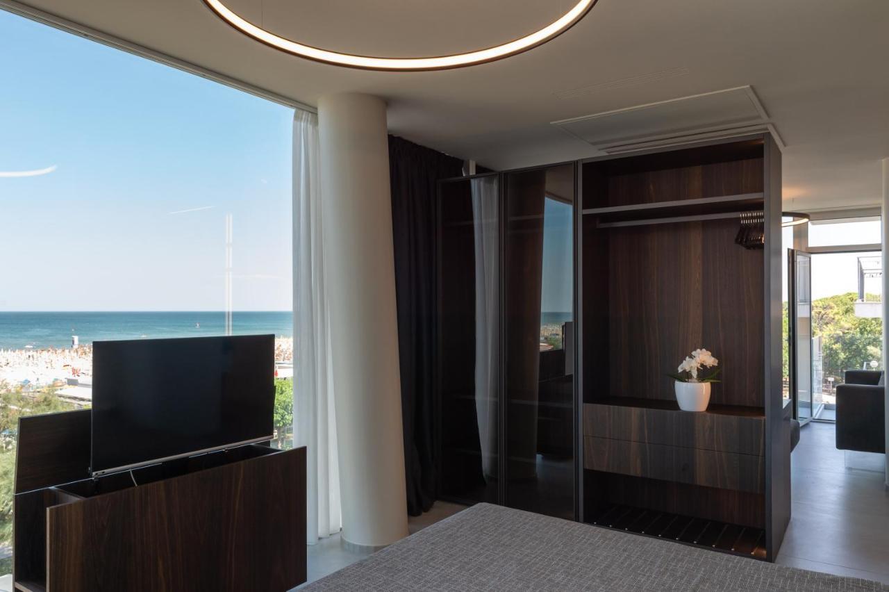 Hotel Commodore Cervia Exterior photo